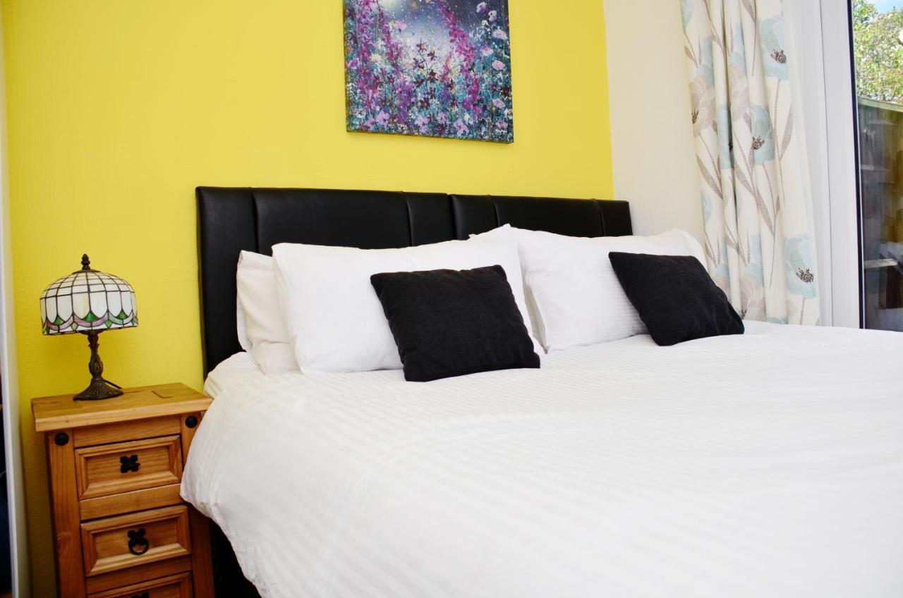 Sm Dreams Unlimited Serviced Accommodation- Stanwell-Staines-Heathrow Buitenkant foto