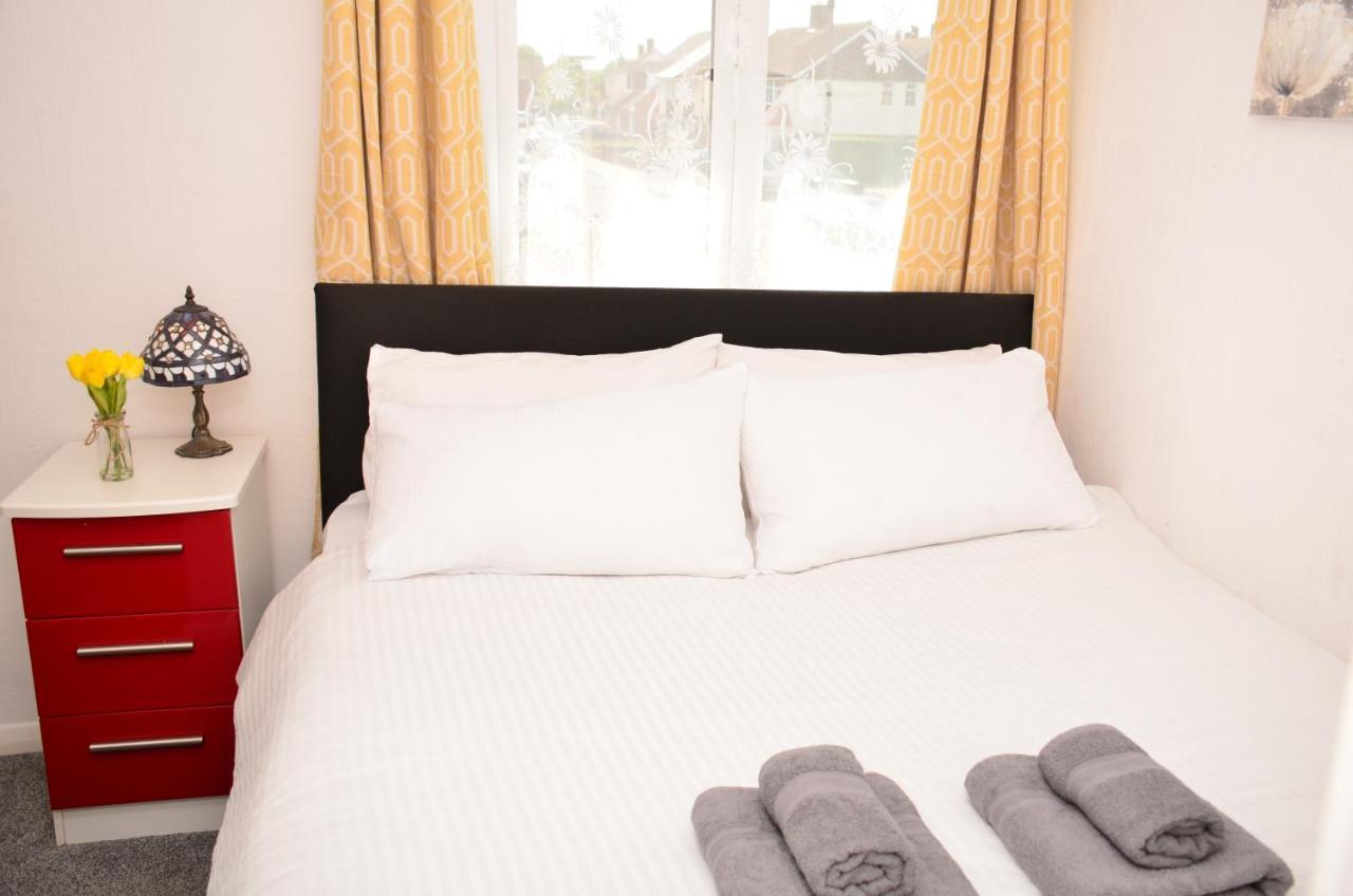Sm Dreams Unlimited Serviced Accommodation- Stanwell-Staines-Heathrow Buitenkant foto