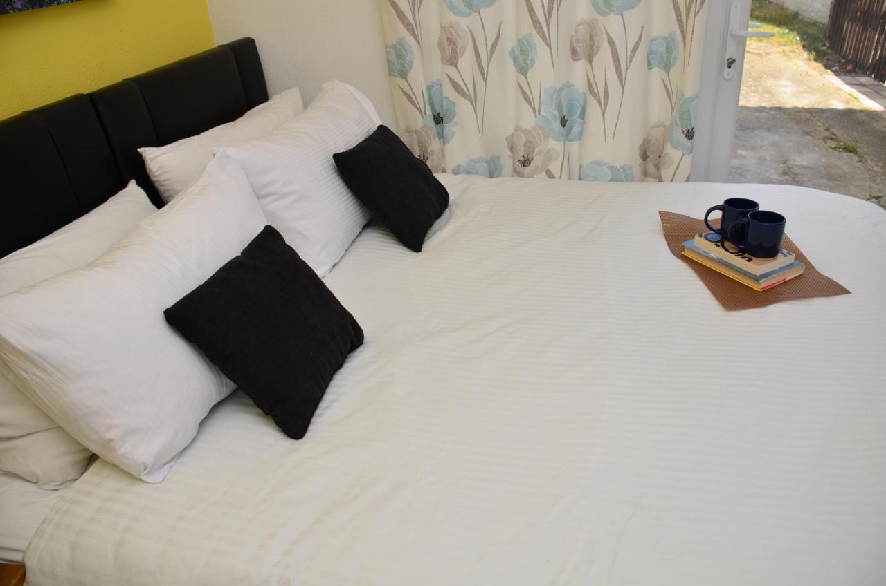 Sm Dreams Unlimited Serviced Accommodation- Stanwell-Staines-Heathrow Buitenkant foto