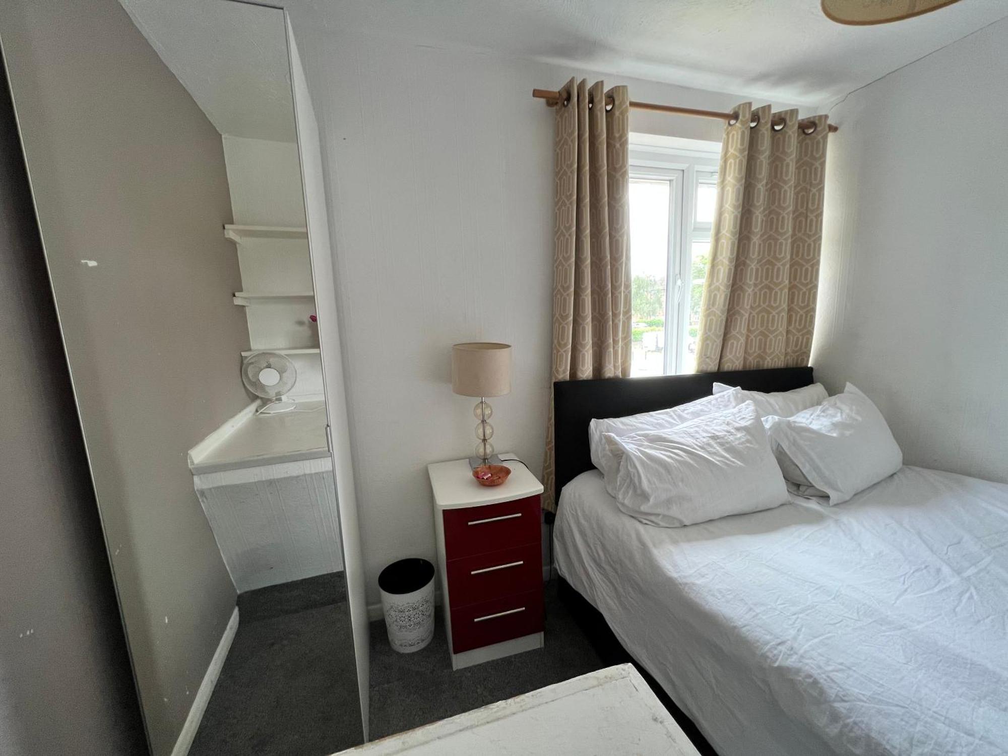 Sm Dreams Unlimited Serviced Accommodation- Stanwell-Staines-Heathrow Buitenkant foto